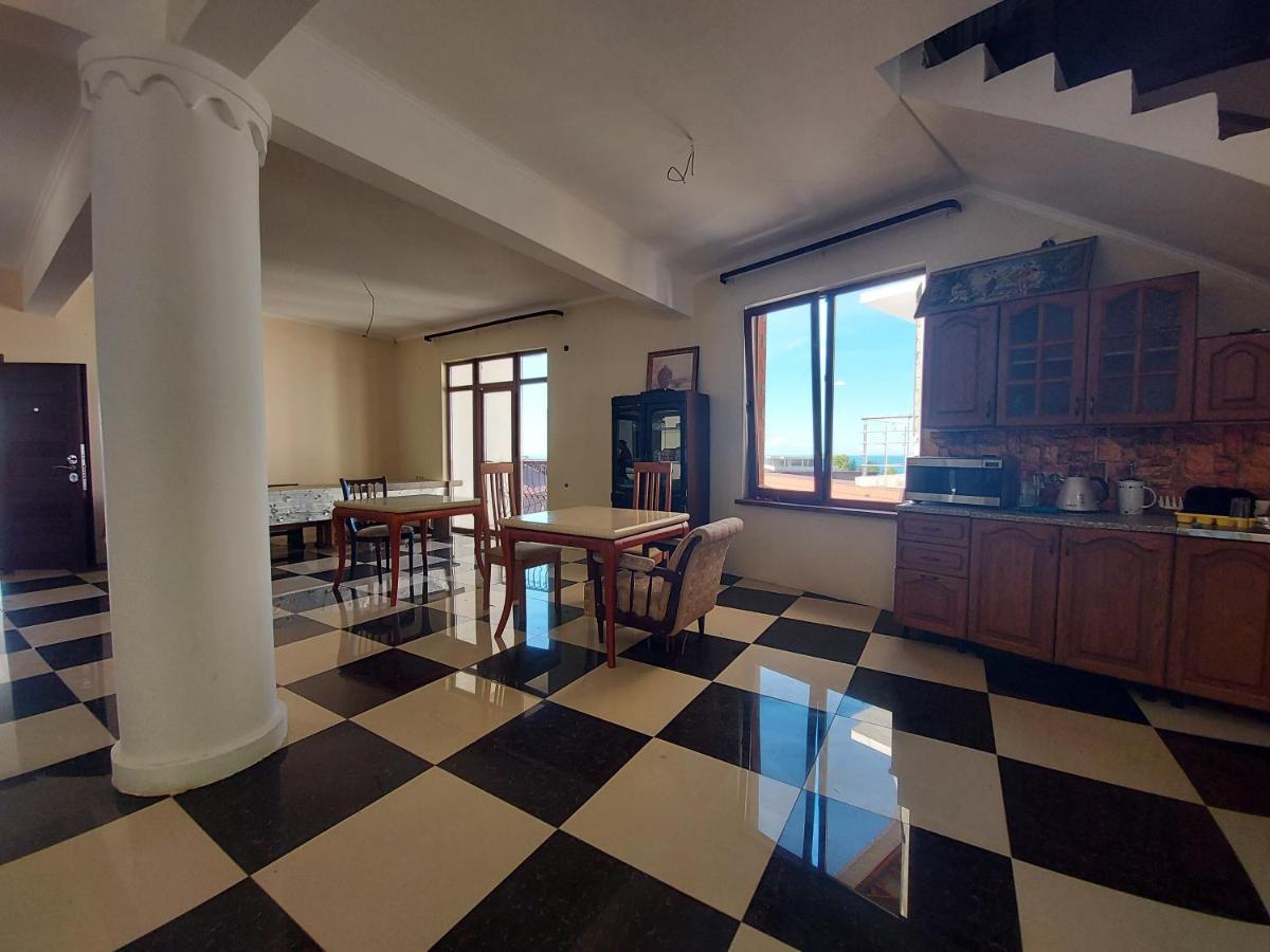 Гостевой Дом София 400 М До Моря Gagra Exterior photo